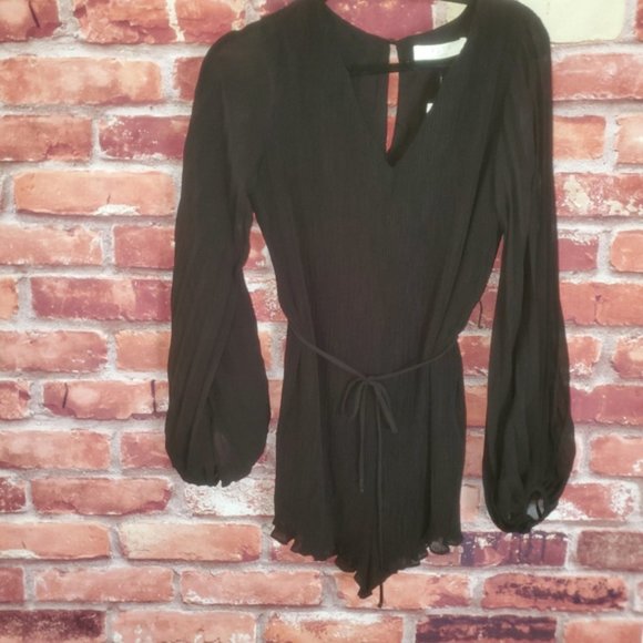 ASTR Black Long Sleeve Romper Medium NWT - Picture 3 of 5